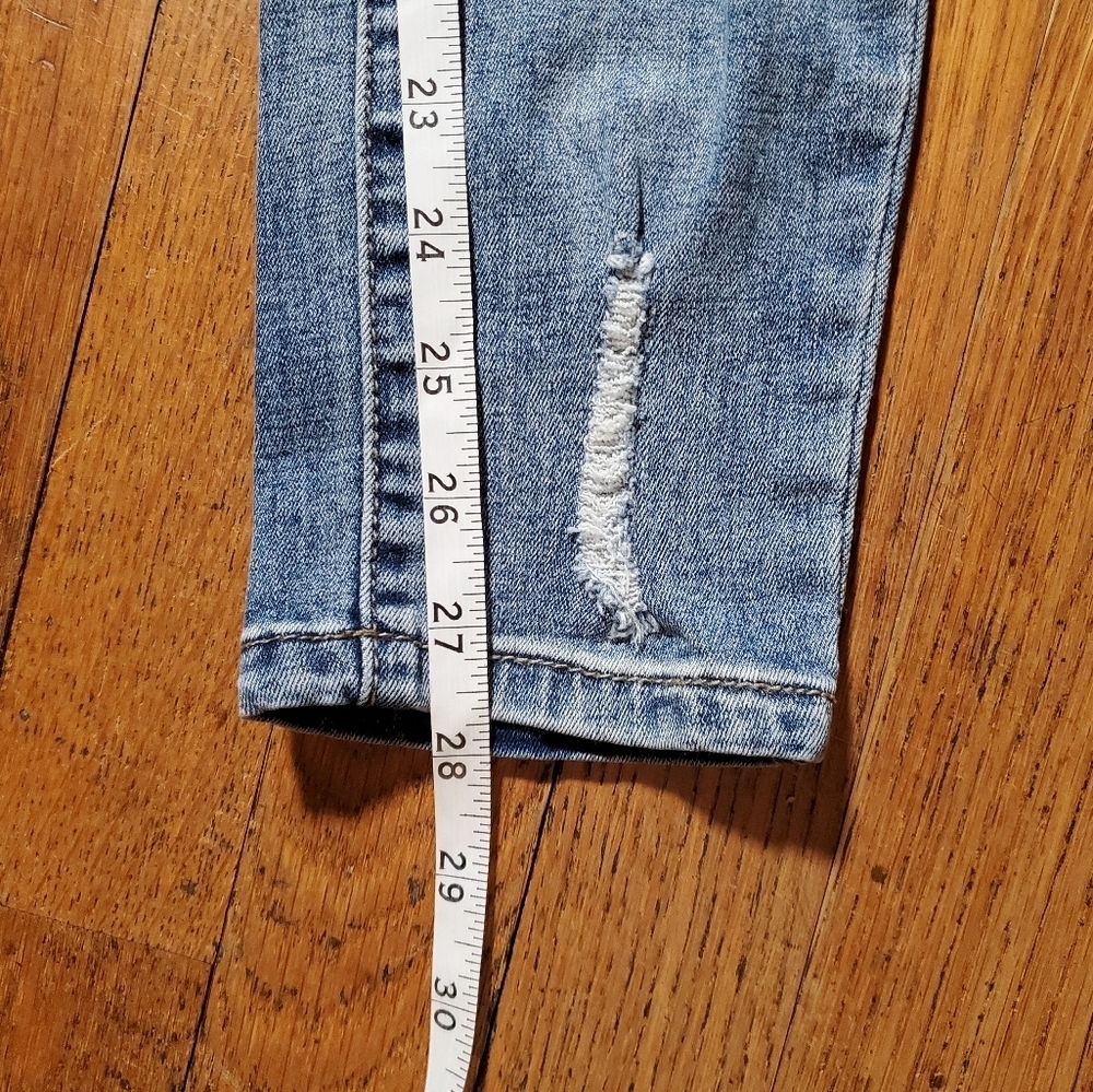 Embroidered Floral Skinny Jeans - Picture 12 of 14